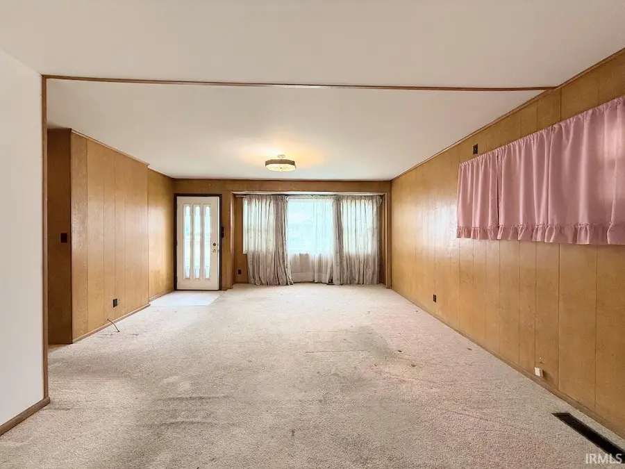 709 Glenway Drive, Logansport, IN 46947 - #2