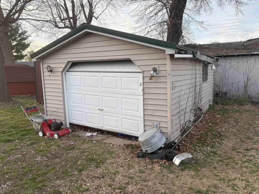 823 W Wood Street, Princeton, IN 47670 - #3