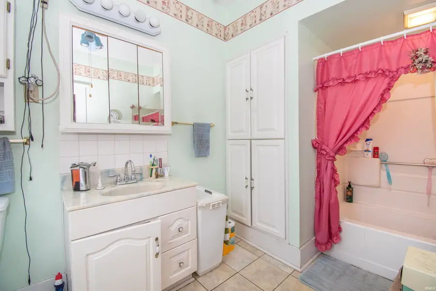 1604 Dowling Street, Kendallville, IN 46755 - #3