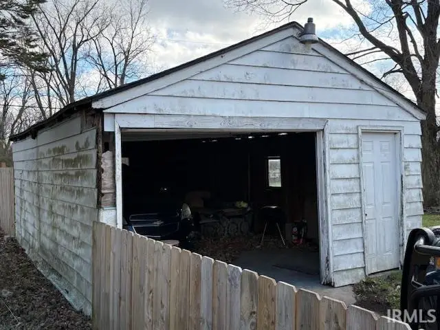 1805 E Carver Drive, Muncie, IN 47303 - #2