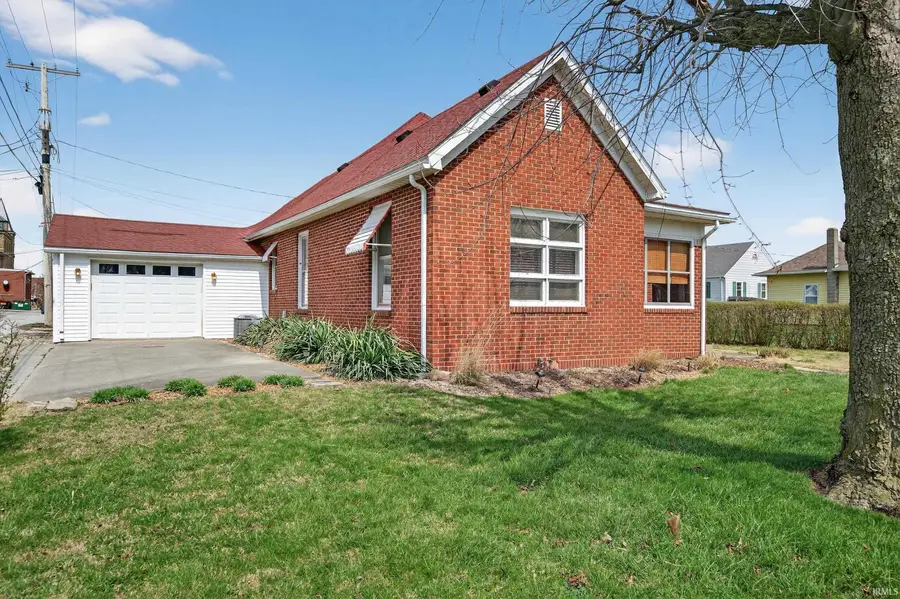 122 E Adams Street, Tipton, IN 46072 - #2