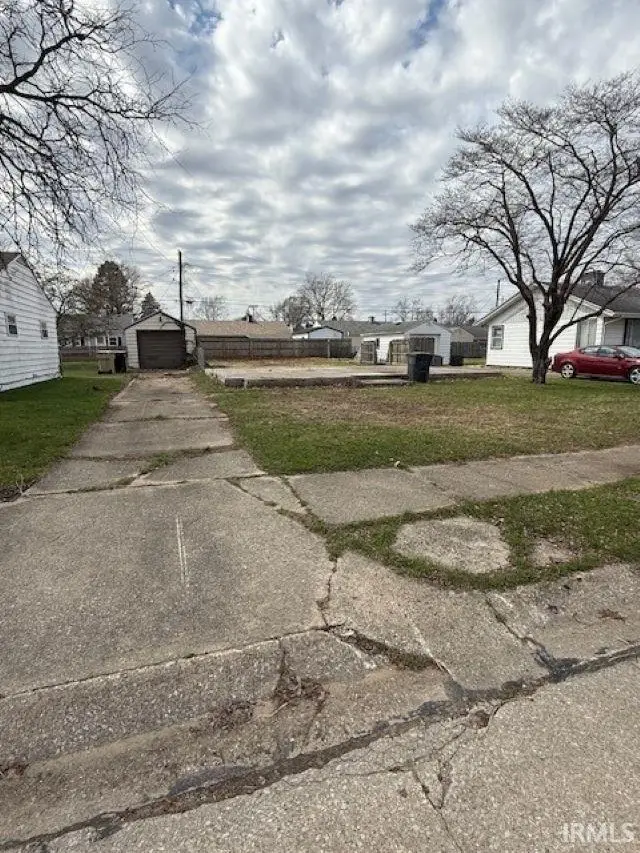 3621 Whitcomb Avenue, South Bend, IN 46614 - #1