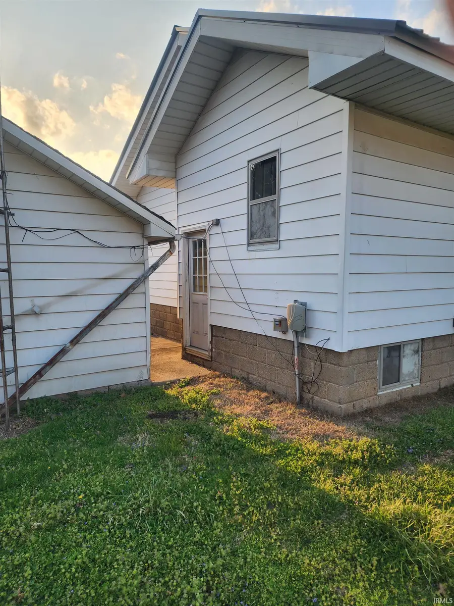 516 John Street, Plainville, IN 47568 - #3