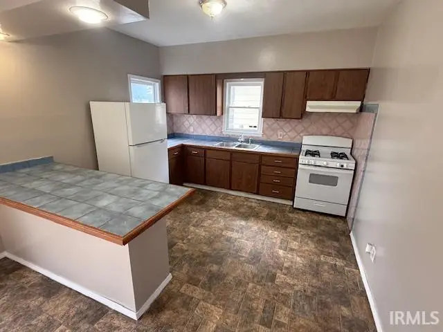 504 W Navarre Street, South Bend, IN 46616 - #3