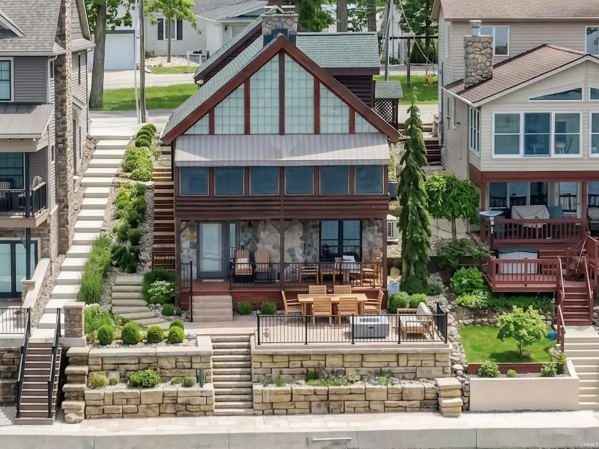 555 Lane 221b Hamilton Lake, Hamilton, IN 46742 - #1