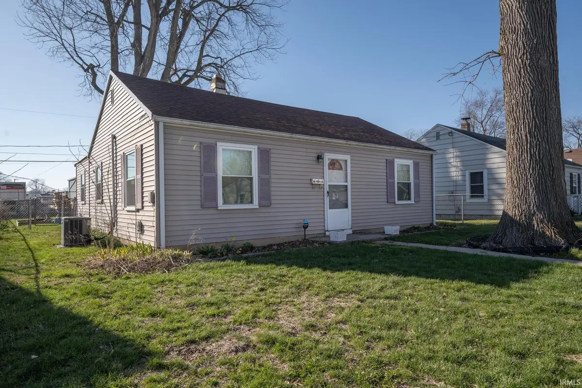 2205 S Vine Street, Muncie, IN 47302 - #1