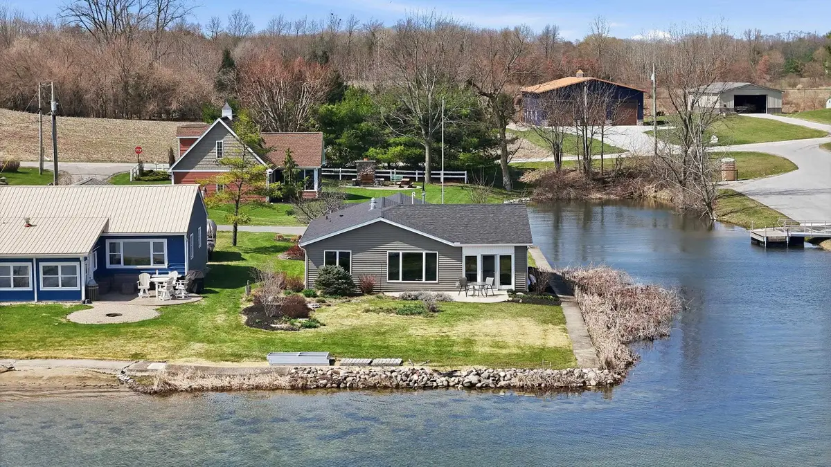 4665 S 895 E, Wolcottville, IN 46795 - #1