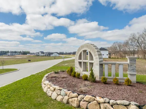 15441 Auldgate Drive, Granger, IN 46530