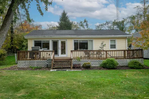 9274 W Harper Lake Road, Kimmell, IN 46760