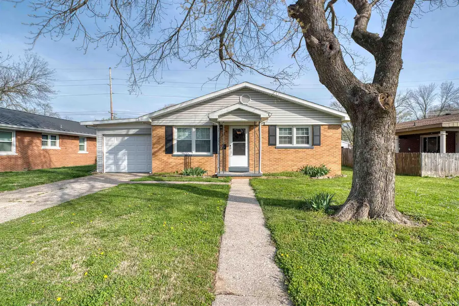 1129 E Water Street, Mount Vernon, IN 47620 - #2