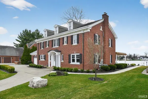 1901 Greenleaf Boulevard, Elkhart, IN 46514