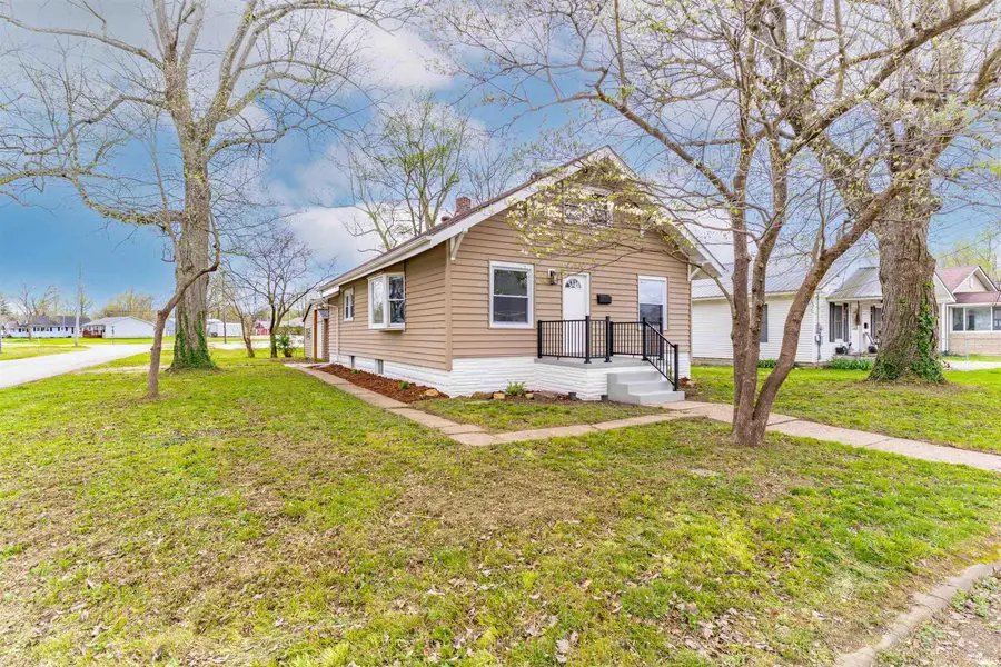 321 E Oak Street, Oakland City, IN 47660 - #2