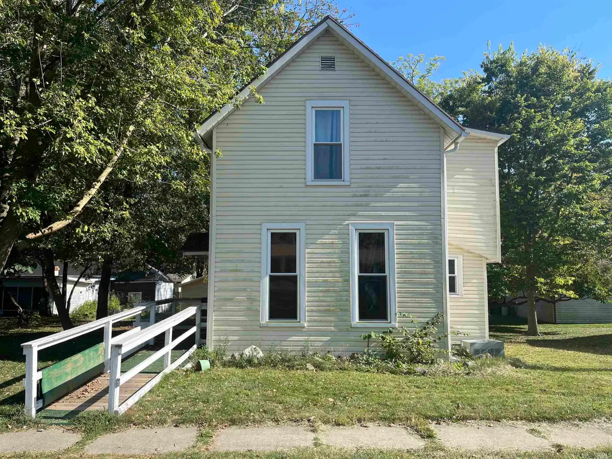 917 W Tipton Street, Huntington, IN 46750 - #1