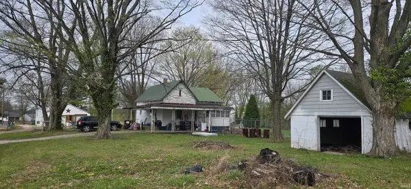 1821 1st Ave Street, Loogootee, IN 47553