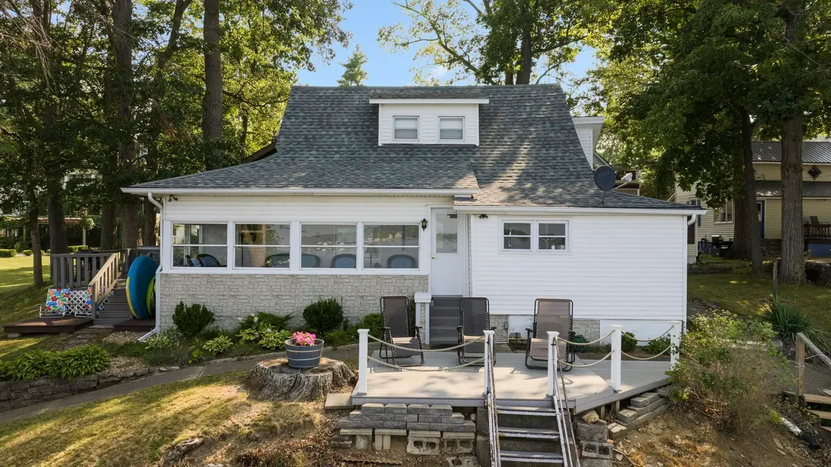 320 Lane 120 Hamilton Lk, Hamilton, IN 46742 - #1