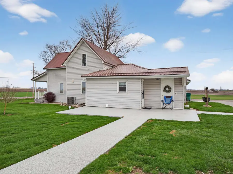 3679 S Hoosier Hwy Crossing, Bluffton, IN 46714 - #3