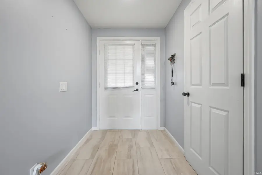 7121 Treverton Drive, Fort Wayne, IN 46816 - #3