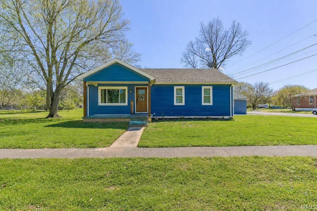 211 W 8th Street, Grandview, IN 47615 - #1