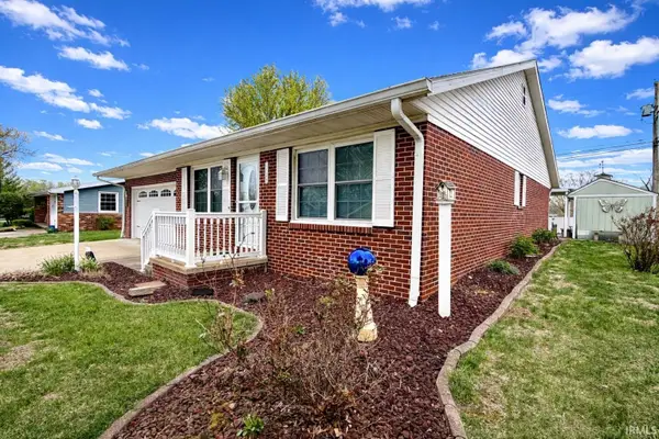 1726 Windwood Dr, Bedford, IN 47421