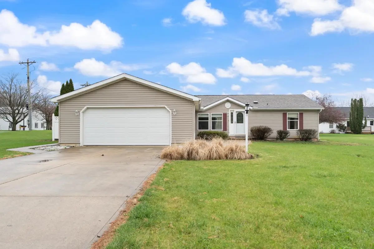 511 Midlake Drive, North Webster, IN 46555 - #1