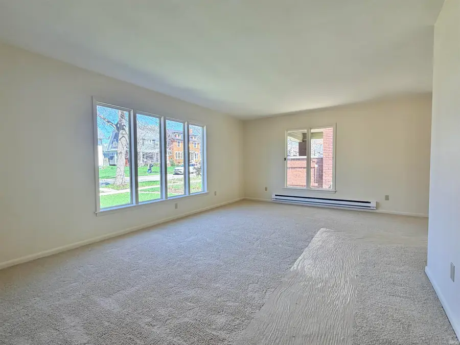 721 W Oakdale Drive, Fort Wayne, IN 46807 - #3