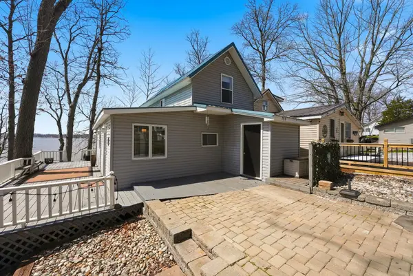 780 Lane 120 Hamilton Lk, Hamilton, IN 46742