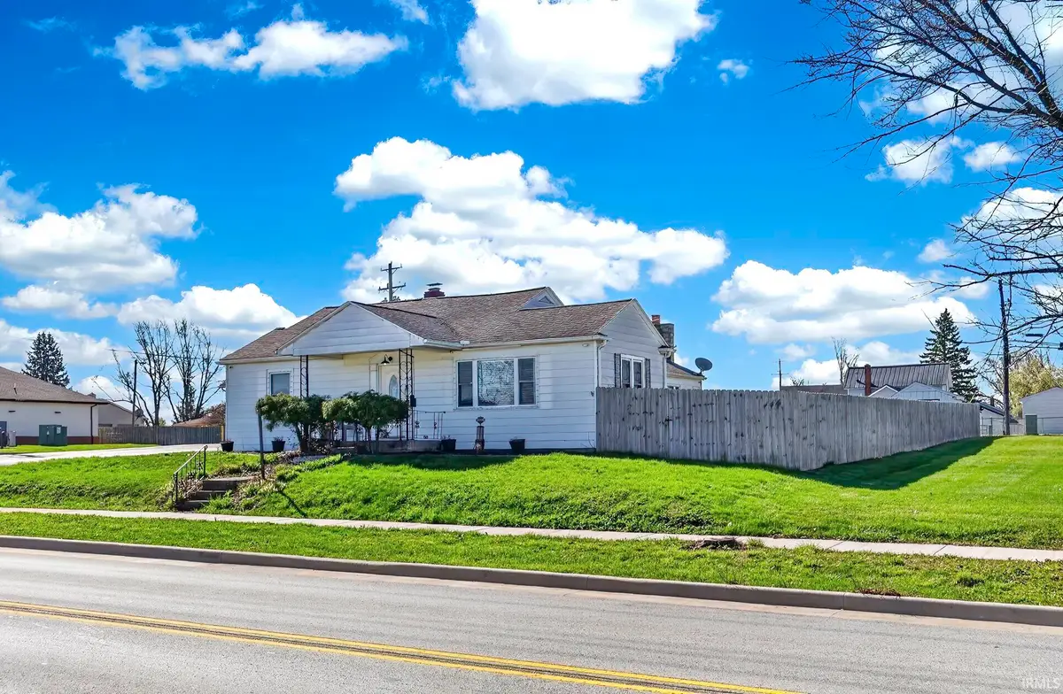 817 E Main Street, Greentown, IN 46936 - #1