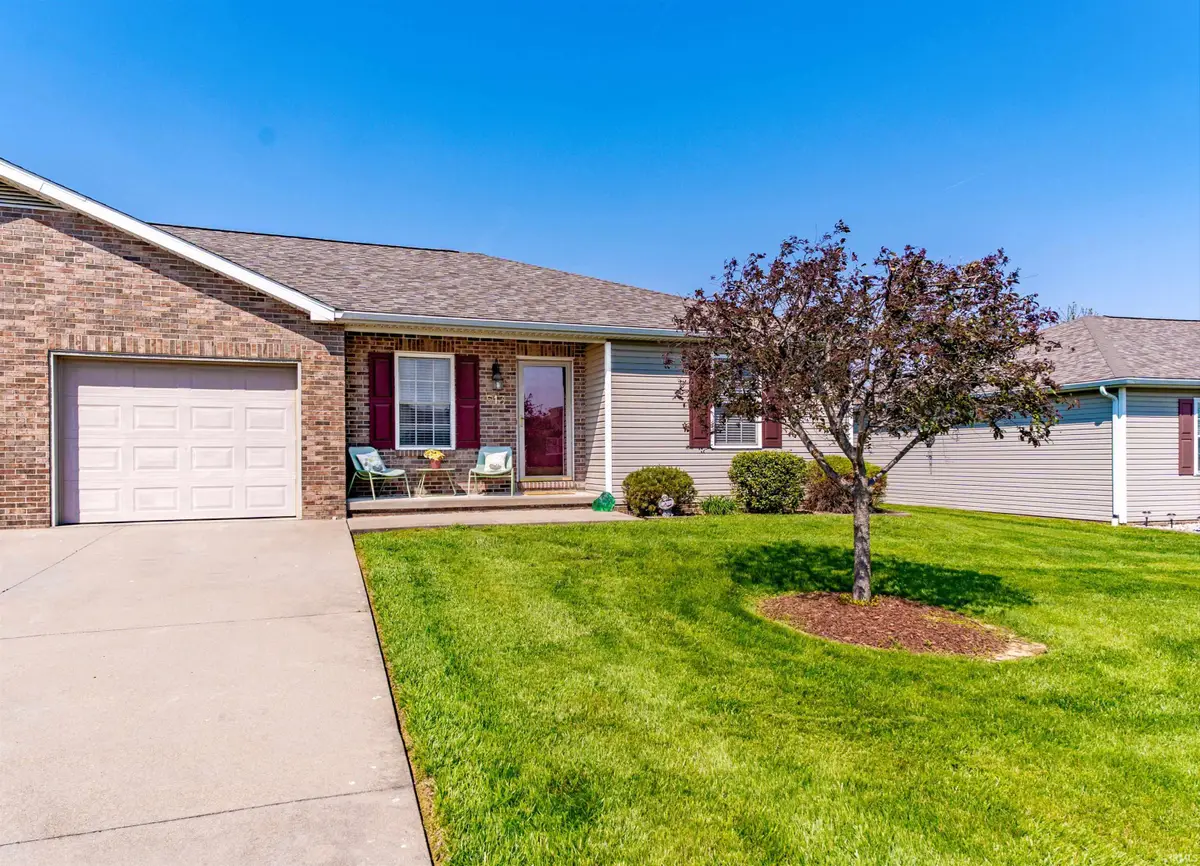 513 S Eighth Avenue, Haubstadt, IN 47639 - #1