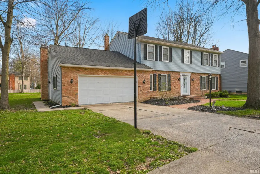 8121 Roanoke Drive, Fort Wayne, IN 46835 - #2