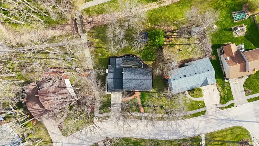 8121 Roanoke Drive, Fort Wayne, IN 46835 - #3