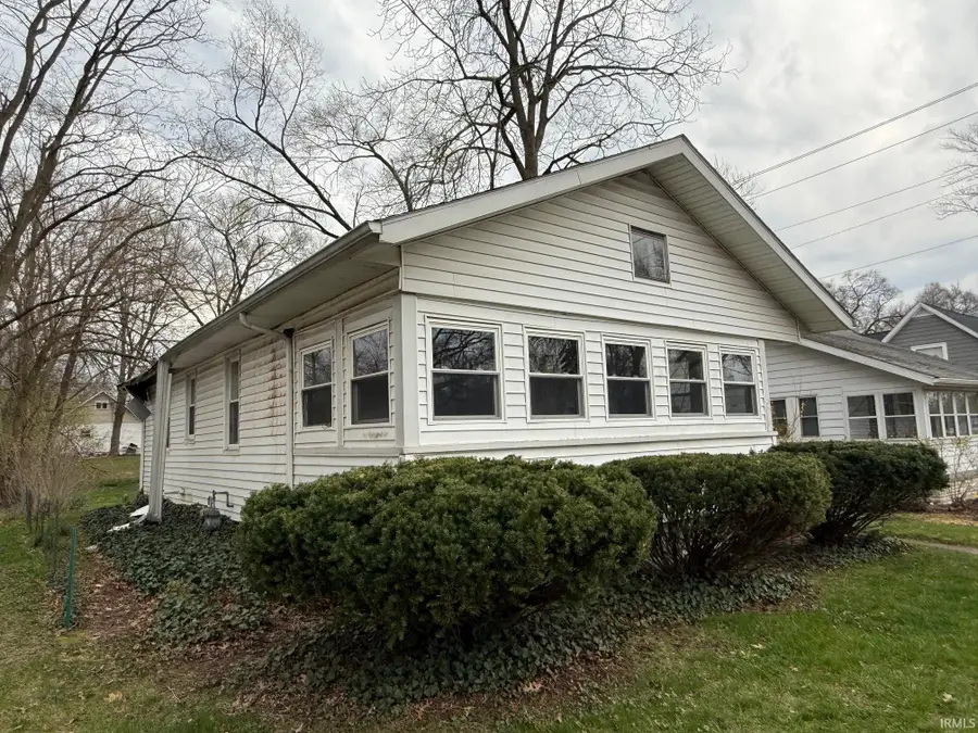 526 S 28th Street, South Bend, IN 46615 - #2