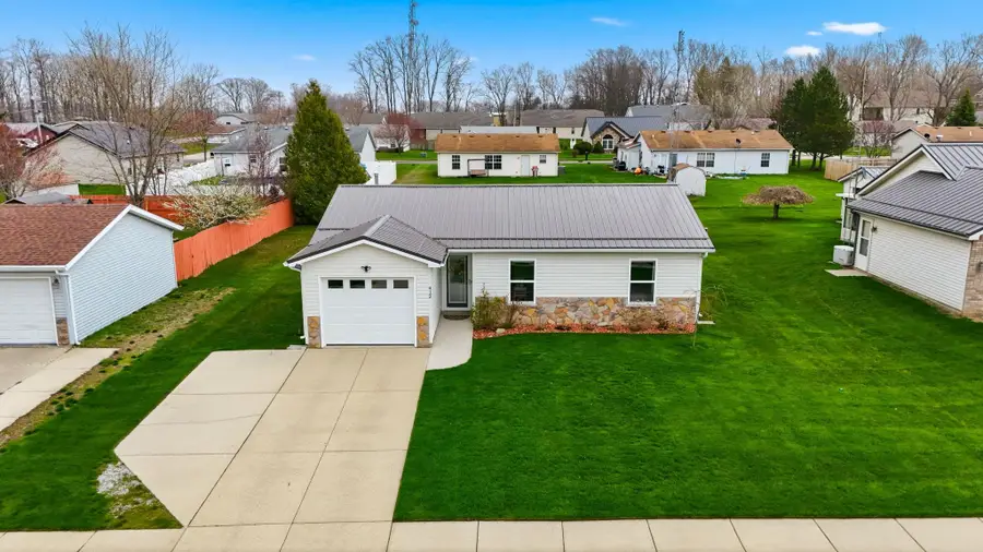 412 N Mckinley Street, Angola, IN 46703 - #3