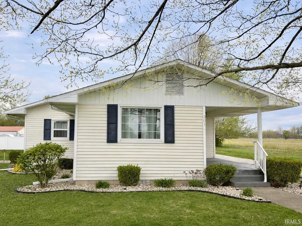 301 W Illinois Street, Farmersburg, IN 47850 - #1