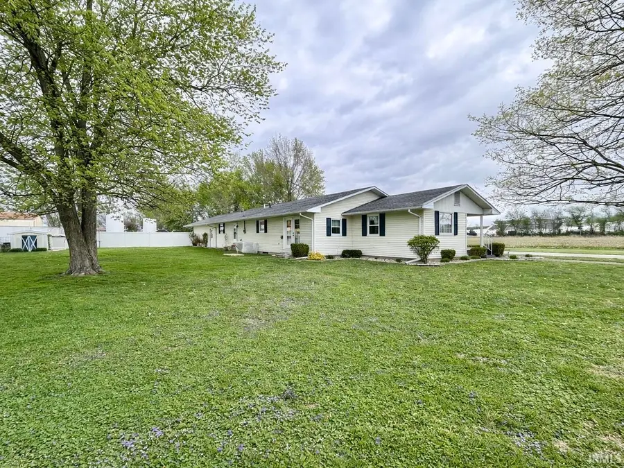 301 W Illinois Street, Farmersburg, IN 47850 - #3