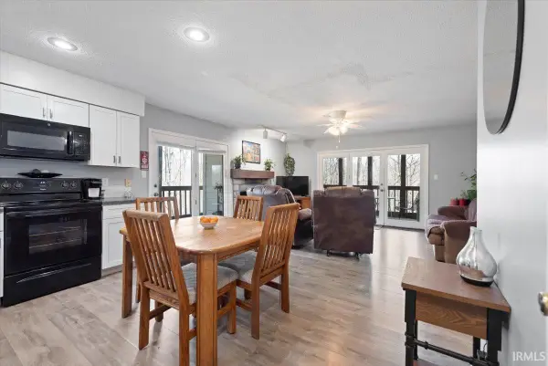 9393 S Pointe Retreat Drive, Bloomington, IN 47401