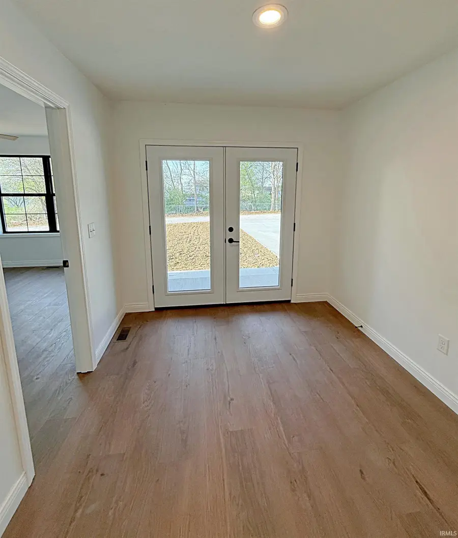 1199 W Avondale Avenue, Washington, IN 47501 - #3