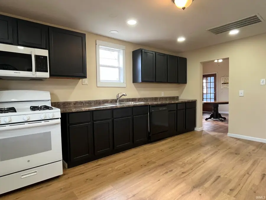 407 E 3rd Street, Peru, IN 46970 - #3