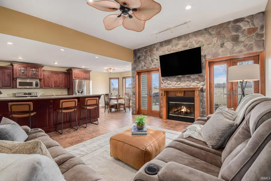 4715 W 200 South Road, Warsaw, IN 46580 - #2