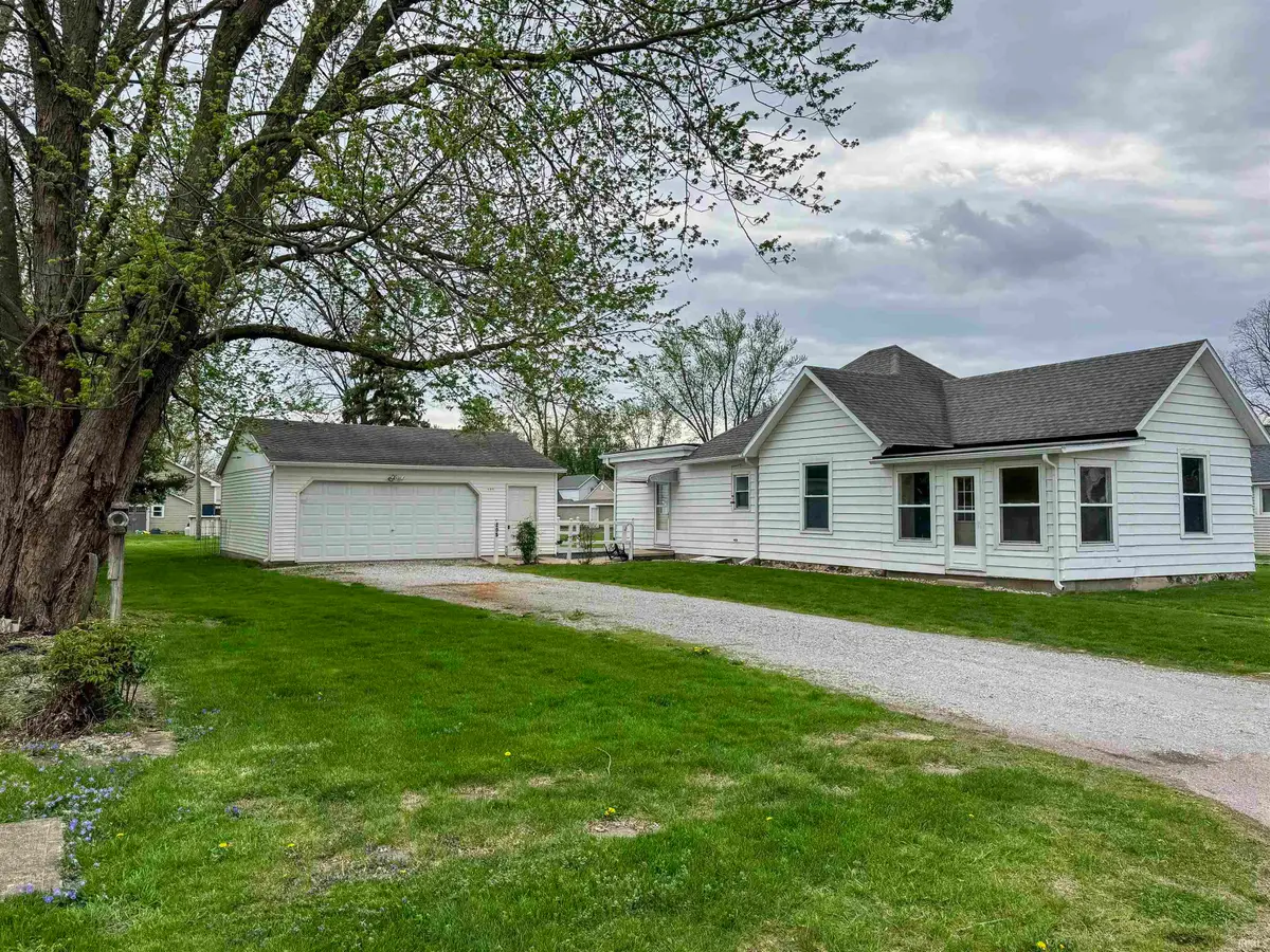 205 W Main Street, Chalmers, IN 47929 - #1
