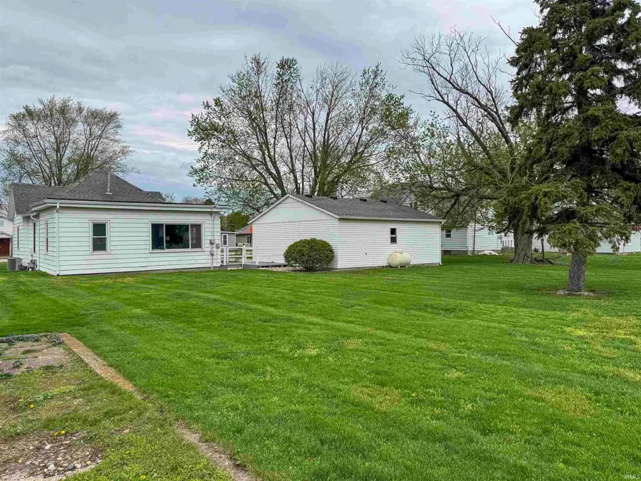 205 W Main Street, Chalmers, IN 47929 - #2