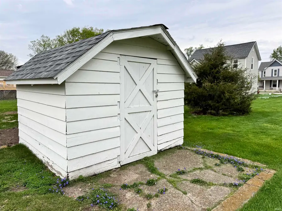 205 W Main Street, Chalmers, IN 47929 - #3