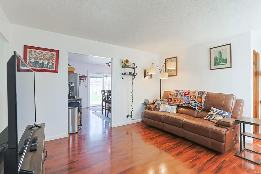 915 S Dale Avenue, Mishawaka, IN 46544 - #2