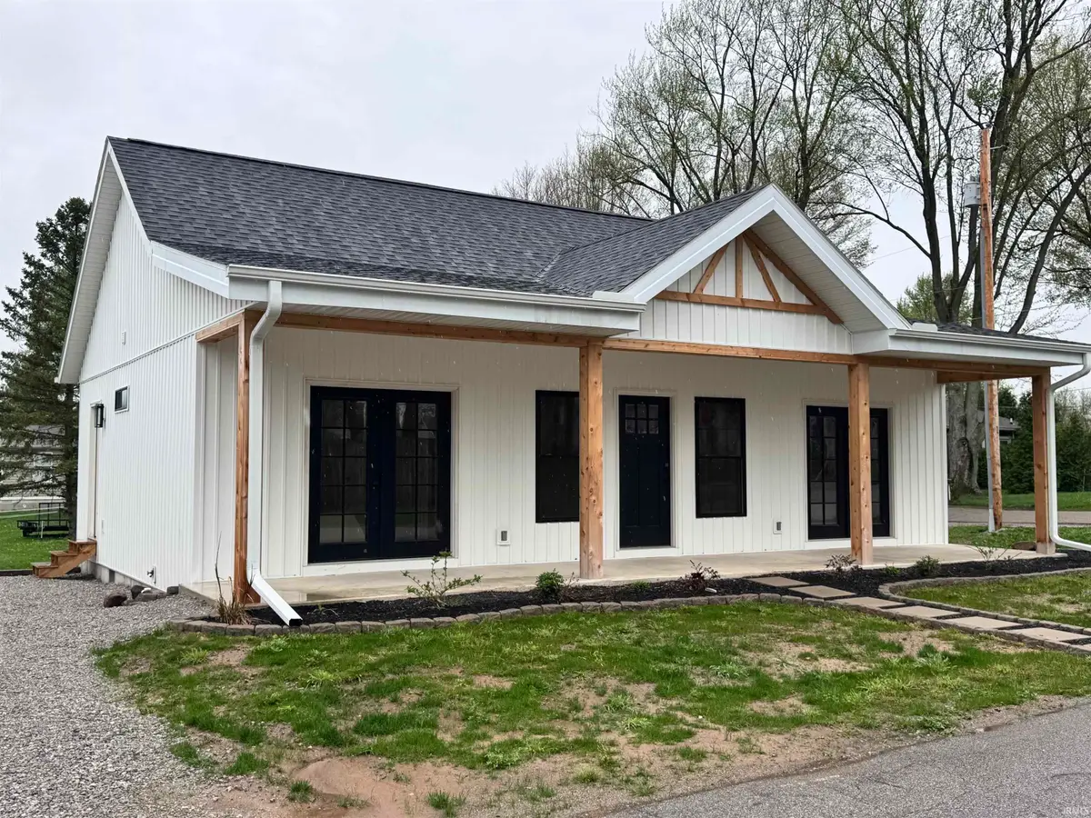 102 S Seventh Street, Pierceton, IN 46562 - #1