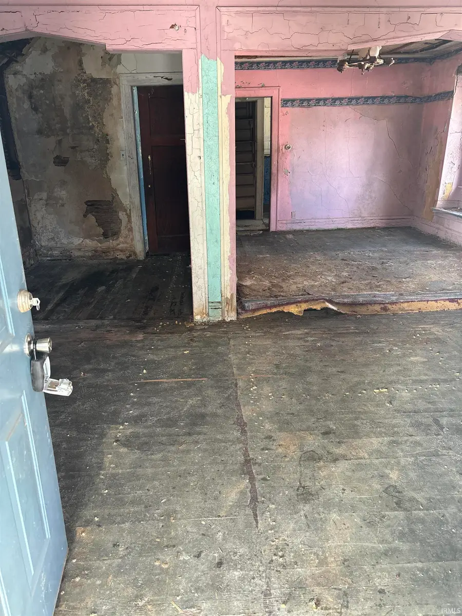 625 E Dubail Avenue, South Bend, IN 46613 - #2