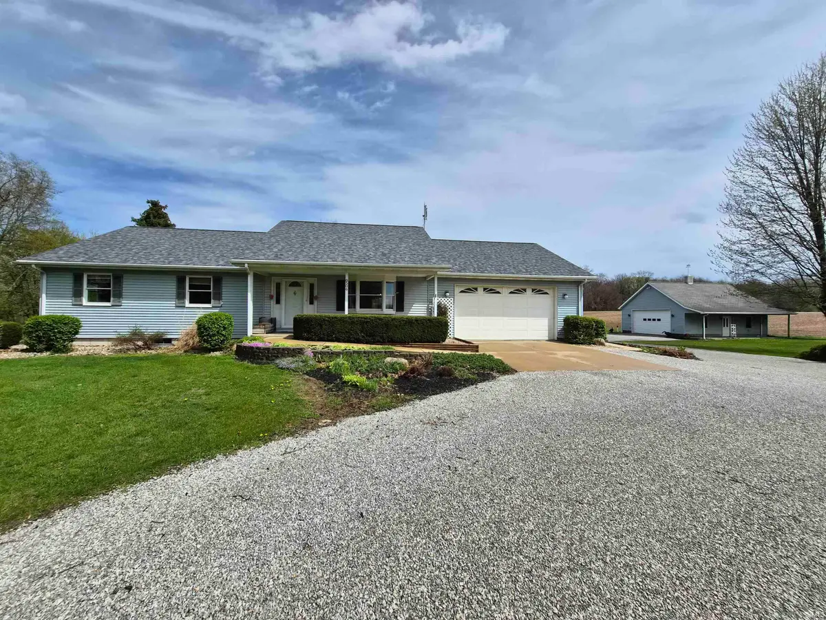 8506 E Ryerson Road, Pierceton, IN 46562 - #1