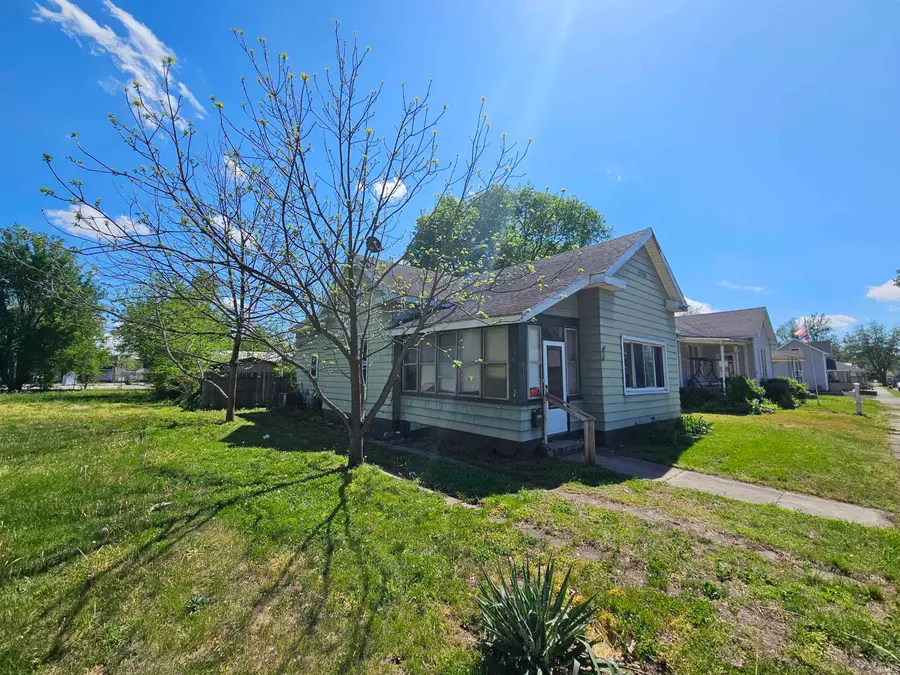 911 N 9th Street, Vincennes, IN 47591 - #3