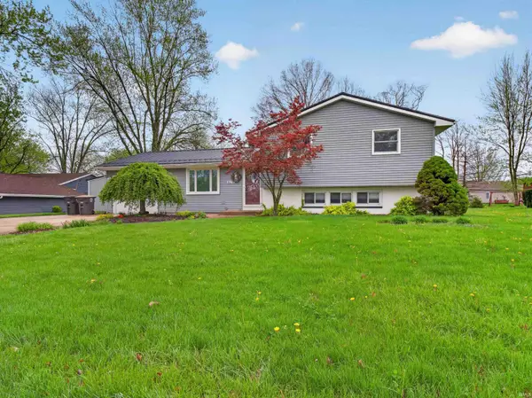 6030 Glenview Drive, Fort Wayne, IN 46815