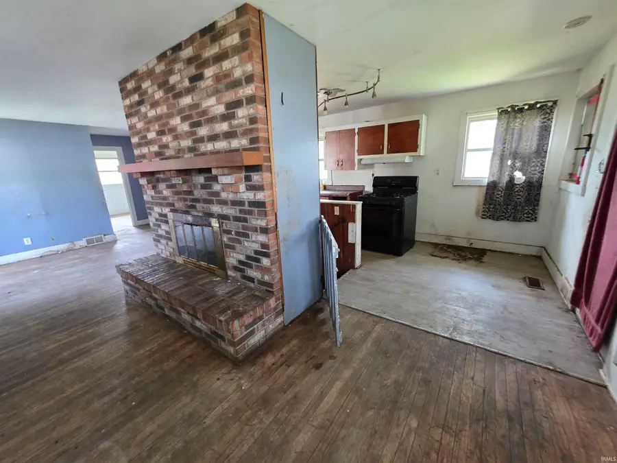 118 W 10th Street, Mount Vernon, IN 47620 - #3