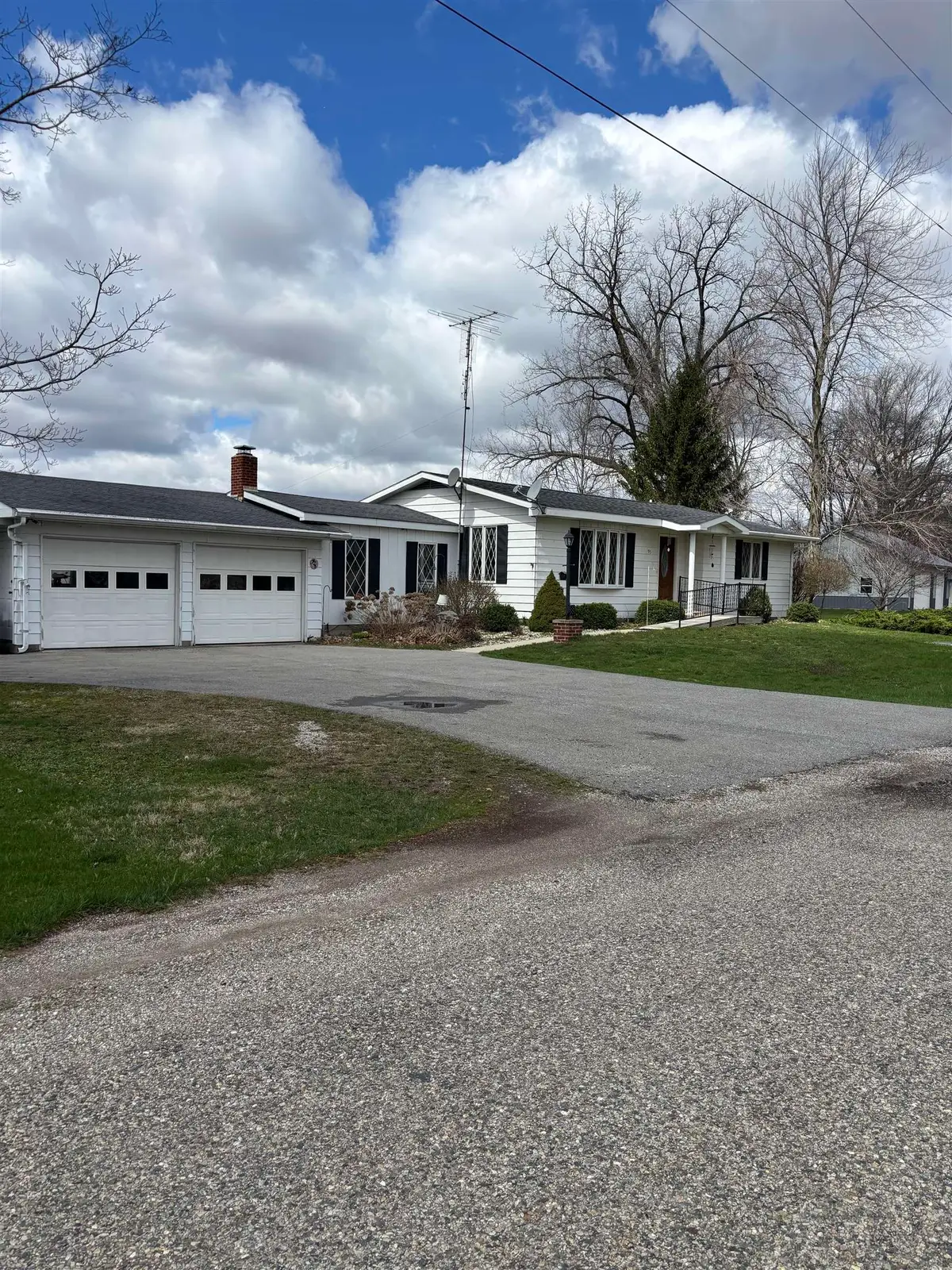 195 N 1075 W, Angola, IN 46703 - #1