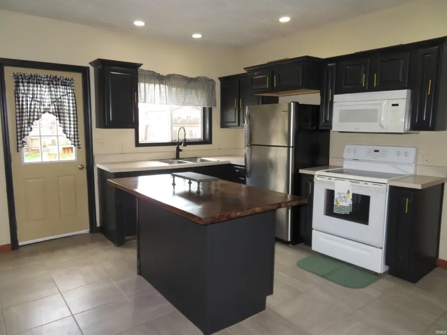 200 W Washington Street, Syracuse, IN 46567 - #2